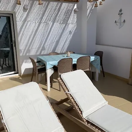 Amurahouse. Private Terrace Bbq. Centric And Cosy. 別荘 *